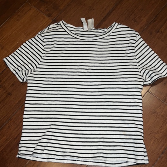 Tshirt - Picture 1 of 3